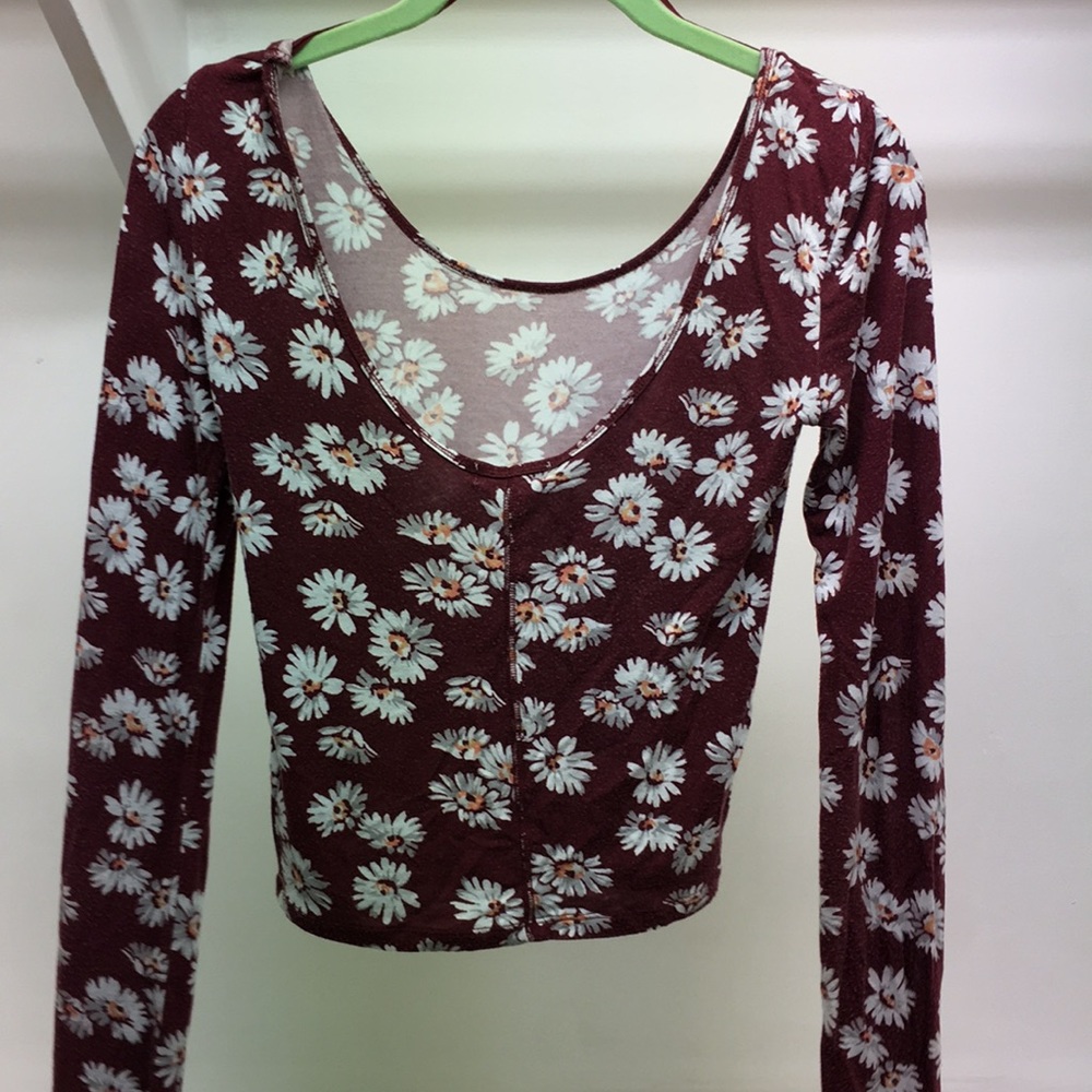 Long Sleeve Floral Crop Top 🌺🌺
